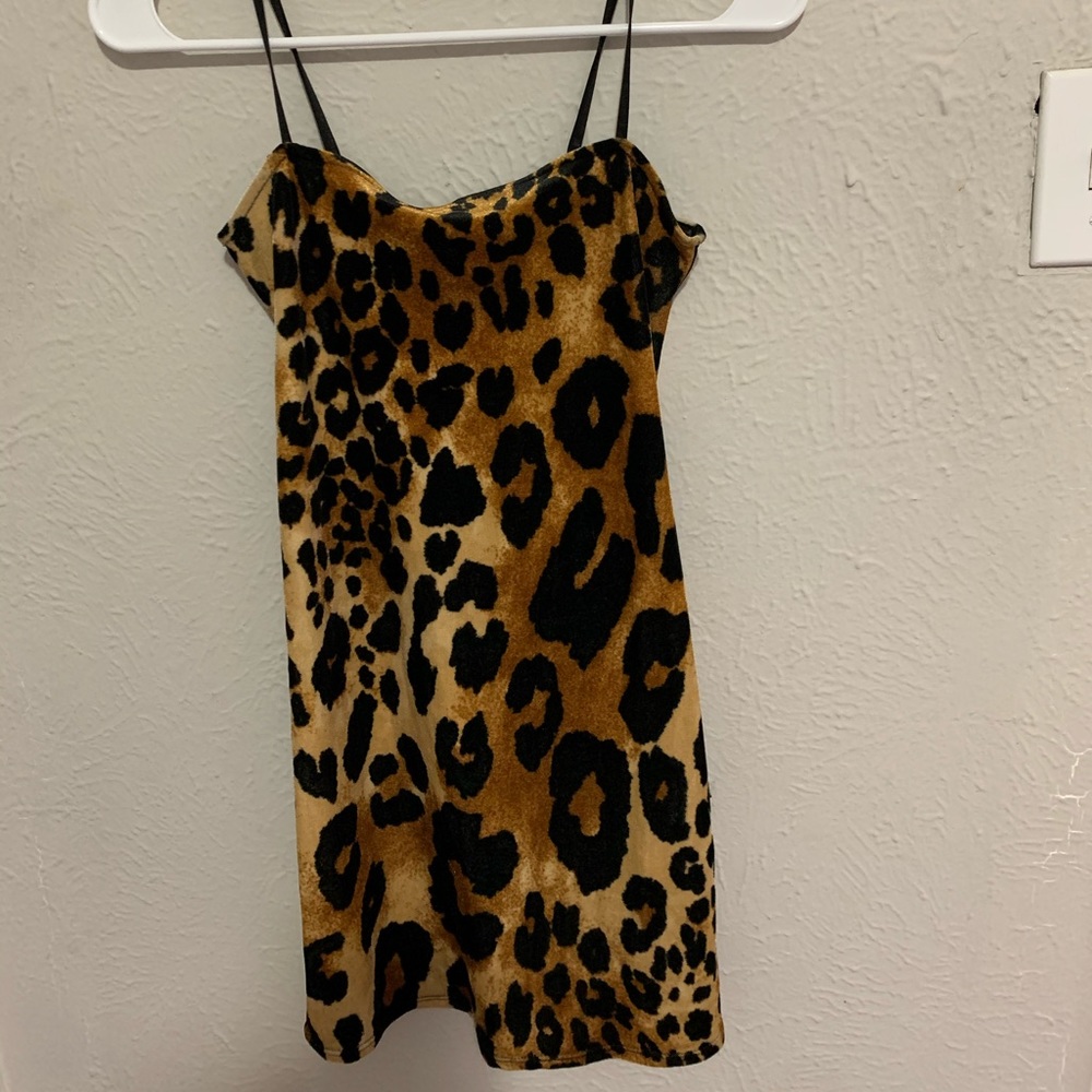 Bodycon leopard mini dress